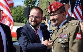Sierż. sztab. Michael Ollis patronem Centrum Kultury w Olesznie 82