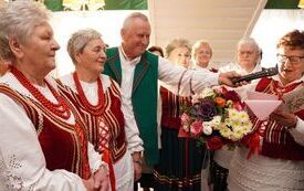 50 lat śpiewają Panu Bogu na chwałę i ku radości ludzi. Złoty jubileusz najstarszego zespołu ludowego w powiecie włoszczowskim &ndash; &bdquo;Złotego Kłosa&rdquo; z Secemina 22