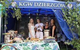 Piękne stoiska i pyszne potrawy na II Darach Las&oacute;w Powiatu Włoszczowskiego  90