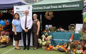 Piękne stoiska i pyszne potrawy na II Darach Las&oacute;w Powiatu Włoszczowskiego  142