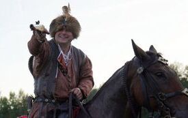 Drugi Gminny Hubertus u Jana Wolskiego w Sułkowie.  Udane święto myśliwych, jeźdźc&oacute;w, koni i tradycji. 13