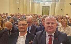 Przedstawiciele Powiatu Włoszczowskiego na Szczycie Szpitali Powiatowych  w Warszawie 3
