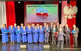 &bdquo;Niezastąpieni&rdquo; z II miejscem w VI Regionalnym Przeglądzie Pieśni Patriotycznej! 5