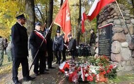 82. rocznica zwycięskiej bitwy pod Chotowem.  Oddano hołd poległym żołnierzom Armii Krajowej majora Eugeniusza Kaszyńskiego &bdquo;Nurta&rdquo;. 8