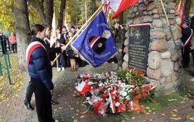 82. rocznica zwycięskiej bitwy pod Chotowem.  Oddano hołd poległym żołnierzom Armii Krajowej majora Eugeniusza Kaszyńskiego &bdquo;Nurta&rdquo;. 13