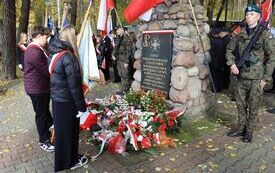 82. rocznica zwycięskiej bitwy pod Chotowem.  Oddano hołd poległym żołnierzom Armii Krajowej majora Eugeniusza Kaszyńskiego &bdquo;Nurta&rdquo;. 15