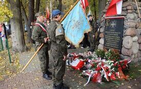 82. rocznica zwycięskiej bitwy pod Chotowem.  Oddano hołd poległym żołnierzom Armii Krajowej majora Eugeniusza Kaszyńskiego &bdquo;Nurta&rdquo;. 18