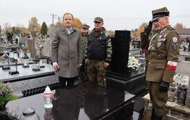 Na cmentarzu parafialnym we Włoszczowie już po raz dziesiąty odbył się Apel Poległych  4