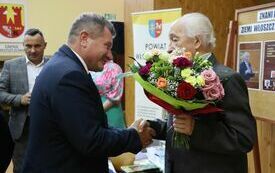 Gratulacje autorowi składa Radny Sejmiku Wojew&oacute;dztwa Świętokrzyskiego Artur Konarski