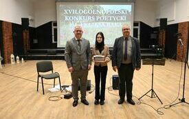 Laureatka konkursu z Wicestarostą i W&oacute;jtem Gminy Krasocin