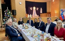 Wsp&oacute;lne zdjęcia uczestnik&oacute;w spotkania