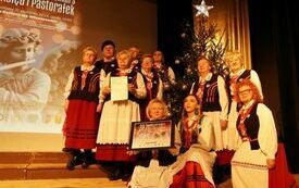 Jeden z nagrodzonych zespoł&oacute;w 