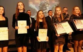 Osoby wyr&oacute;żnione w Konkursie