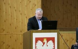 Głos zabiera wicestarosta Łukasz Karpiński