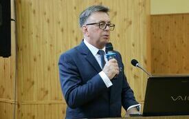 Głos zabiera nowy starosta Dariusz Czechowski