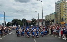 Przemarsz ulicami miasta MOD OSP Krasocin podczas VII edycja Festiwalu Orkiestr Dętych o Puchar Prezydenta Miasta Szczecin