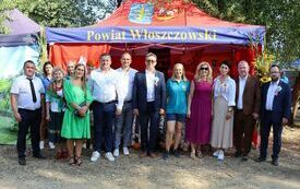 Silna delegacja z Powiatu Włoszczowskiego  na XXIV Dożynkach Wojew&oacute;dzkich w Tokarni 6