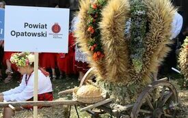 Silna delegacja z Powiatu Włoszczowskiego  na XXIV Dożynkach Wojew&oacute;dzkich w Tokarni 26