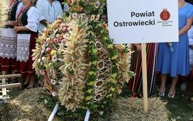 Silna delegacja z Powiatu Włoszczowskiego  na XXIV Dożynkach Wojew&oacute;dzkich w Tokarni 27