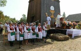 Silna delegacja z Powiatu Włoszczowskiego  na XXIV Dożynkach Wojew&oacute;dzkich w Tokarni 38