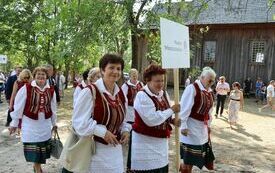 Silna delegacja z Powiatu Włoszczowskiego  na XXIV Dożynkach Wojew&oacute;dzkich w Tokarni 47