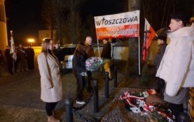 Pierwsze Powiatowe Obchody Narodowego Dnia Pamięci Żołnierzy Armii Krajowej we Włoszczowie 7