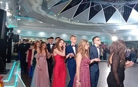 W minioną sobotę maturzyście ze &bdquo;Staszica&rdquo; bawili się na studni&oacute;wce 17