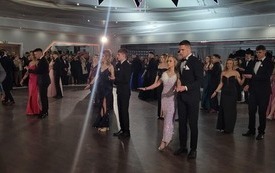 W minioną sobotę maturzyście ze &bdquo;Staszica&rdquo; bawili się na studni&oacute;wce 20