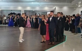 W minioną sobotę maturzyście ze &bdquo;Staszica&rdquo; bawili się na studni&oacute;wce 22