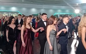 W minioną sobotę maturzyście ze &bdquo;Staszica&rdquo; bawili się na studni&oacute;wce 23