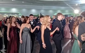 W minioną sobotę maturzyście ze &bdquo;Staszica&rdquo; bawili się na studni&oacute;wce 27