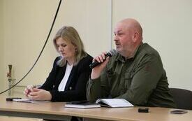 Radny zadaje pytanie przedstawicielom Powiatu Włoszczowskiego
