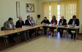 Starosta zabiera głos podczas sesji Rady Gminy Radk&oacute;w