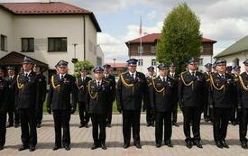 Wsp&oacute;lne zdjęcie nagrodzonych strażak&oacute;w