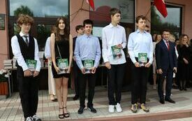 Uczniowie zakończyli rok szkolny  48