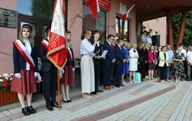 Uczniowie zakończyli rok szkolny  64