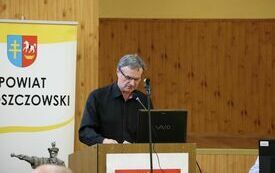 Głos zabiera Kierownik Wydziału Edukacji, Kultury i Spraw Obywatelskich Starostwa Robert Ślęzak