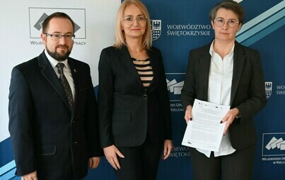 Zdjęcie do Blisko 2 miliony złotych dla Powiatu Włoszczowskiego na realizację projektu &bdquo;Aktywizacja Zawodowa Os&oacute;b Bezrobotnych w Powiecie Włoszczowskim (III)&rdquo;