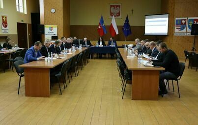 Zdjęcie do Z XIV sesji Rady Powiatu Włoszczowskiego