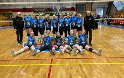 Zdjęcie do Udział drużyny siatkarek z Włoszczowy w Mistrzostwach Polski Juniorek Młodszych w Stalowej Woli