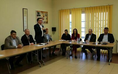 Zdjęcie do Władze Powiatu Włoszczowskiego uczestniczyły w sesji Rady Gminy Radk&oacute;w