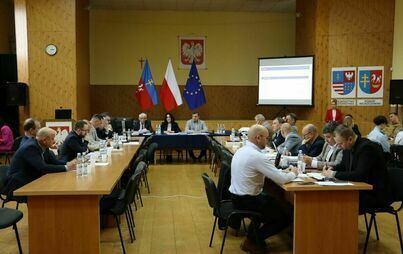 Zdjęcie do Z XV sesji Rady Powiatu Włoszczowskiego