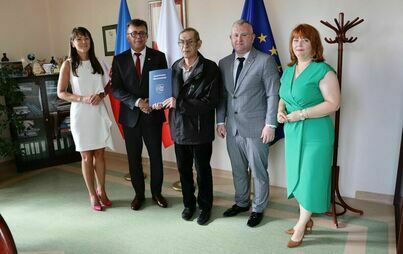 Zdjęcie do Powiat pomoże Parafii z Krasocina w renowacji zabytkowego ołtarza