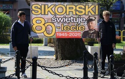 Zdjęcie do I Liceum Og&oacute;lnokształcące im. gen. Władysława Sikorskiego we Włoszczowie świętowało swoje 80-lecie