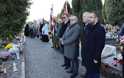 Zdjęcie do Apel Poległych na cmentarzu parafialnym we Włoszczowie