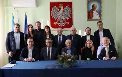 Zdjęcie do W przyszłym roku zostanie przebudowane ponad 6 km  drogi powiatowej łączącej gminę Moskorzew i Radk&oacute;w