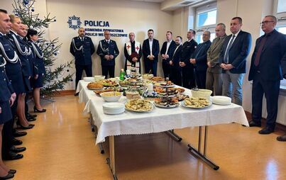 Zdjęcie do Spotkanie opłatkowe w Komendzie Powiatowej Policji we Włoszczowie