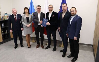 Zdjęcie do Powiat Włoszczowski dofinansuje wdrożenie e-usług  w Zespole Opieki Zdrowotnej we Włoszczowie 