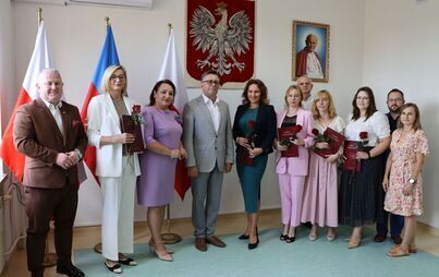 Zdjęcie do Kolejni nauczyciele mianowani w szkołach prowadzonych przez Powiat Włoszczowski