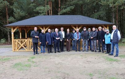 Zdjęcie do Budowa altany wraz z elementami małej architektury na Biadaszku już zakończona